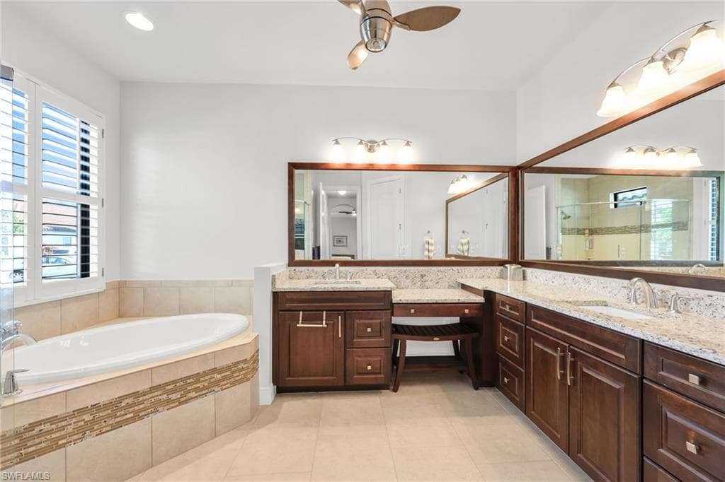 23273 Salinas WAY-19
