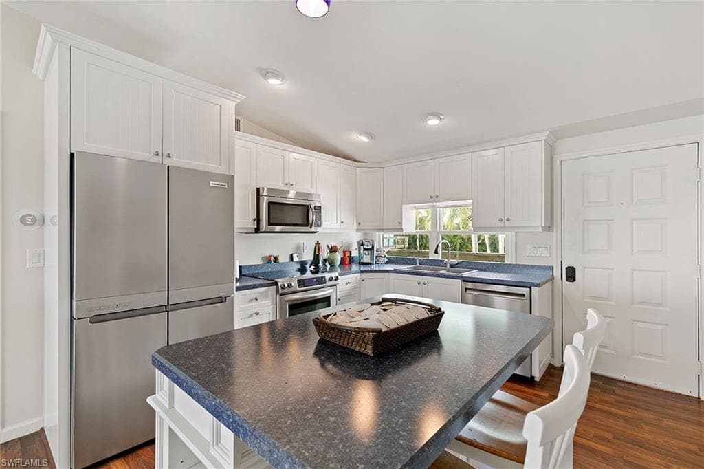 611 Palm AVE H36-13