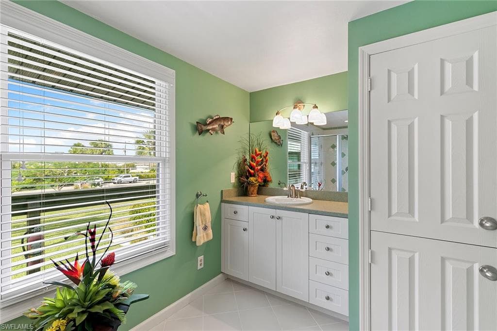 611 Palm AVE H36-22