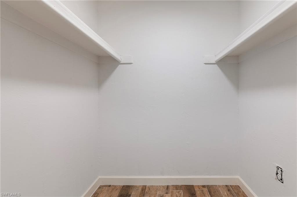 4548 Gulf AVE-20