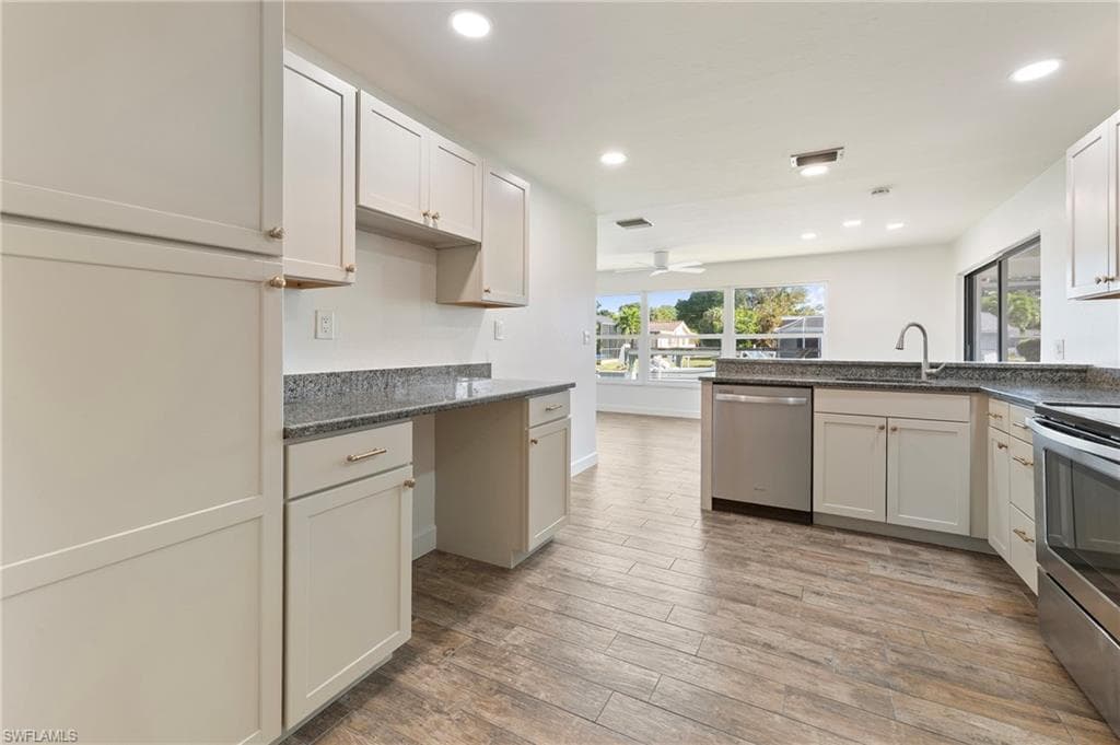 4548 Gulf AVE-10
