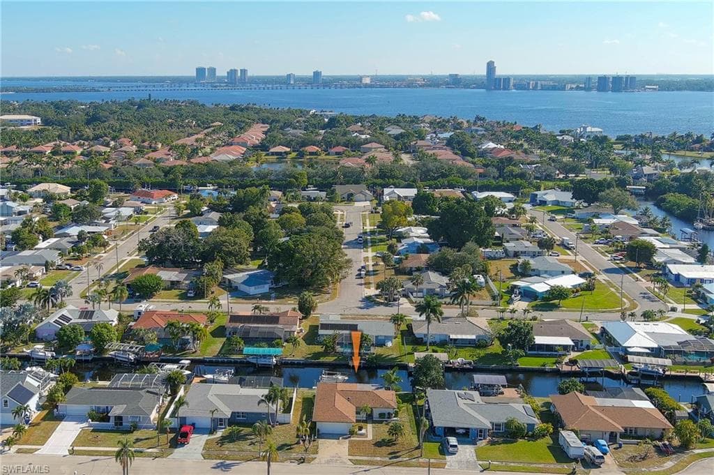 4548 Gulf AVE-40