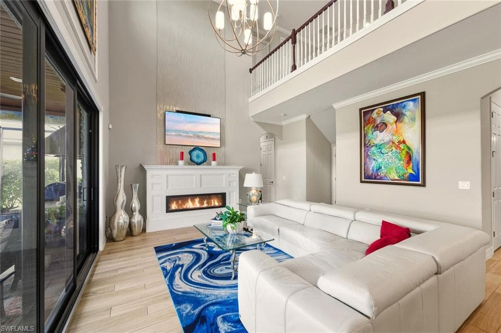 2115 Antigua LN-13
