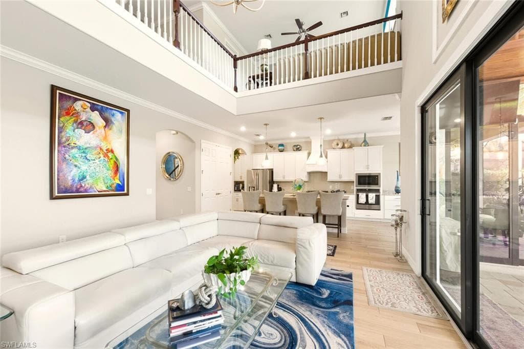 2115 Antigua LN-12