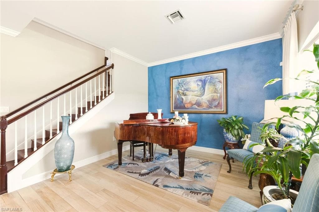2115 Antigua LN-7