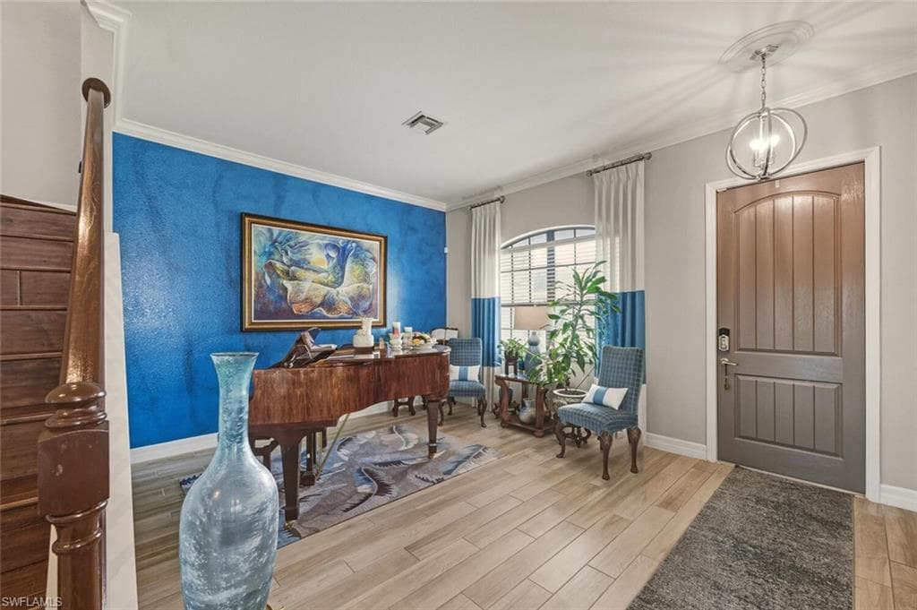 2115 Antigua LN-8