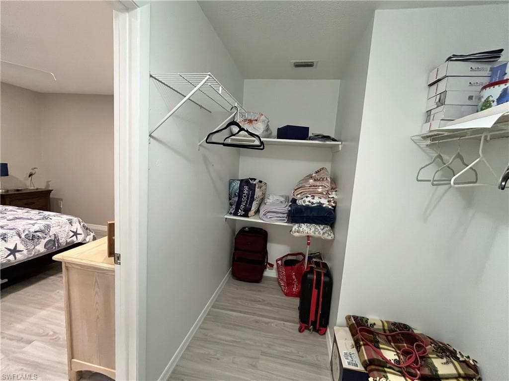 1254 Hazeltine DR-27
