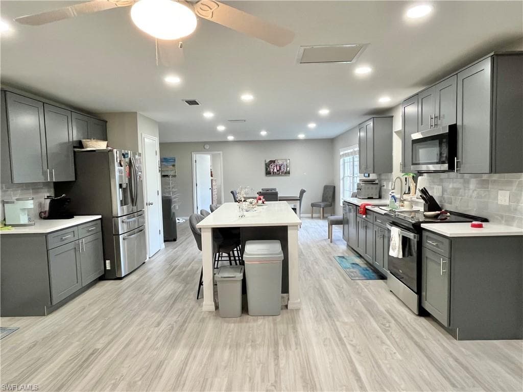 1254 Hazeltine DR-6