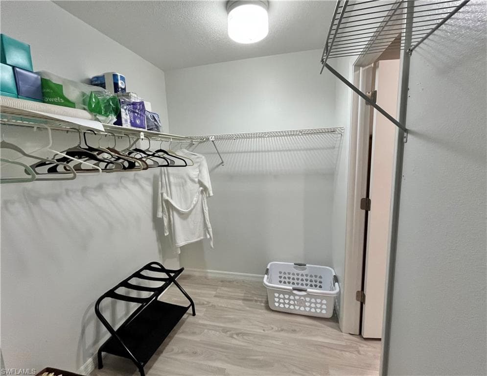 1254 Hazeltine DR-26