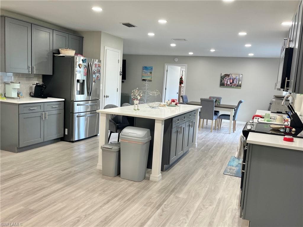 1254 Hazeltine DR-7
