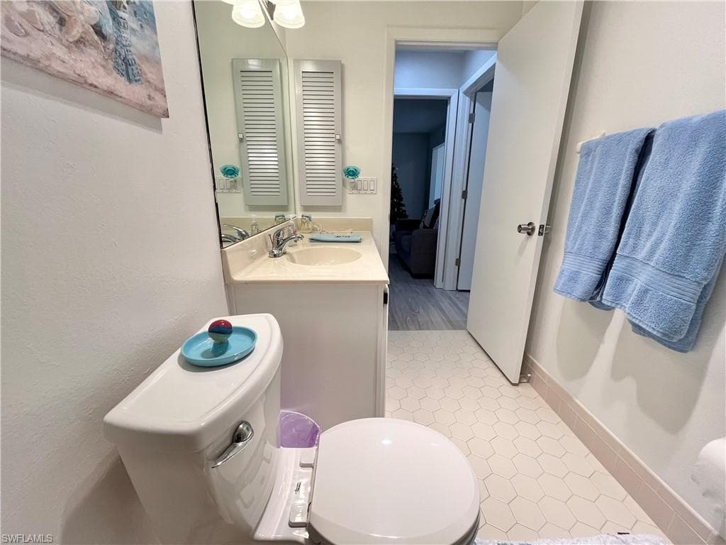 1254 Hazeltine DR-34