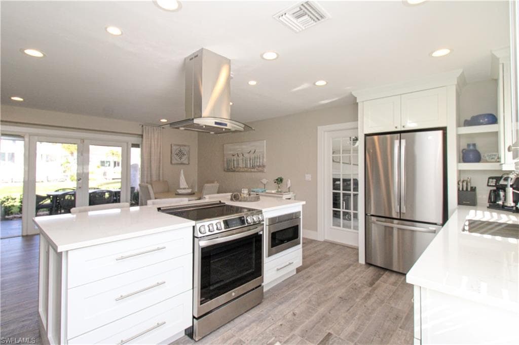 1353 Pelican AVE-23