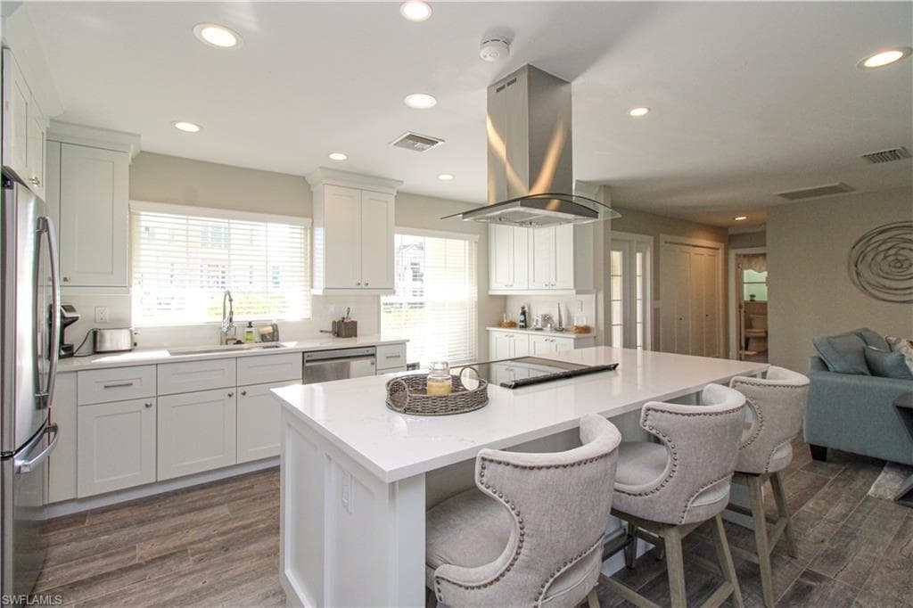 1353 Pelican AVE-26