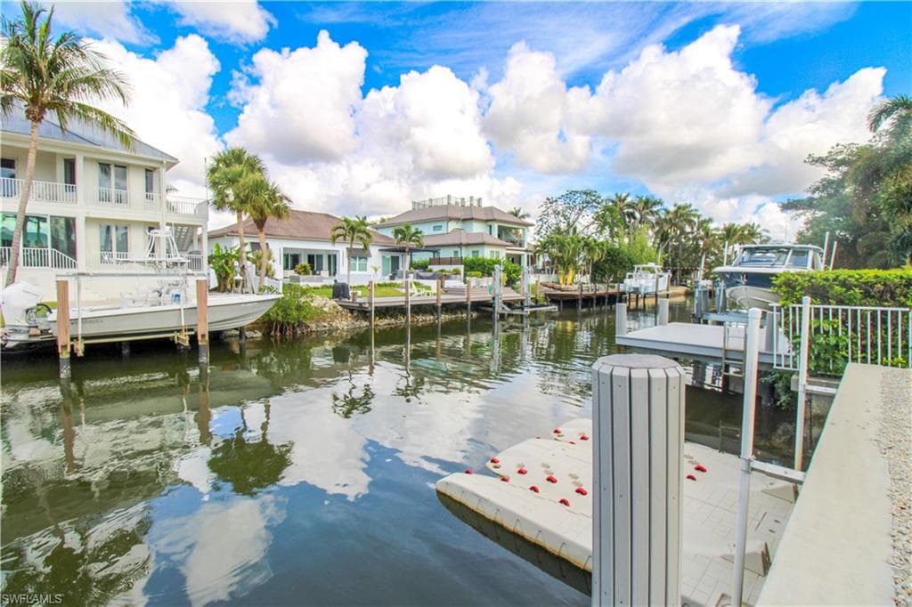 1353 Pelican AVE-1