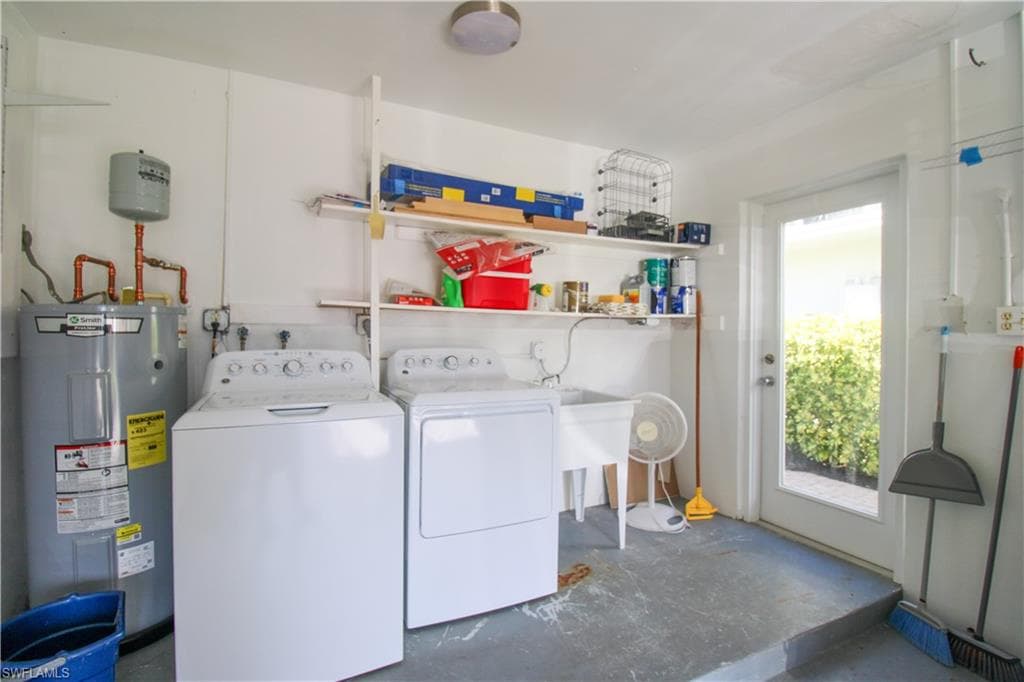 1353 Pelican AVE-41