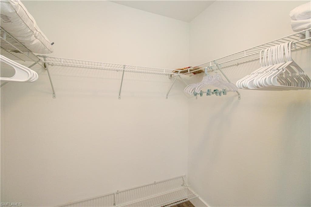 1353 Pelican AVE-40