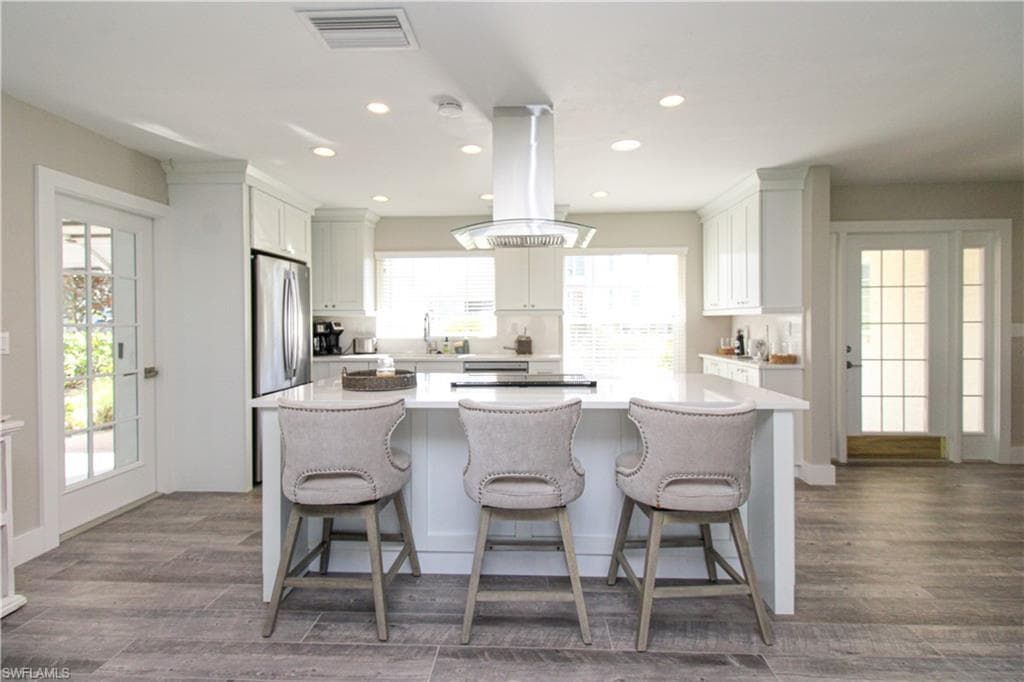 1353 Pelican AVE-25