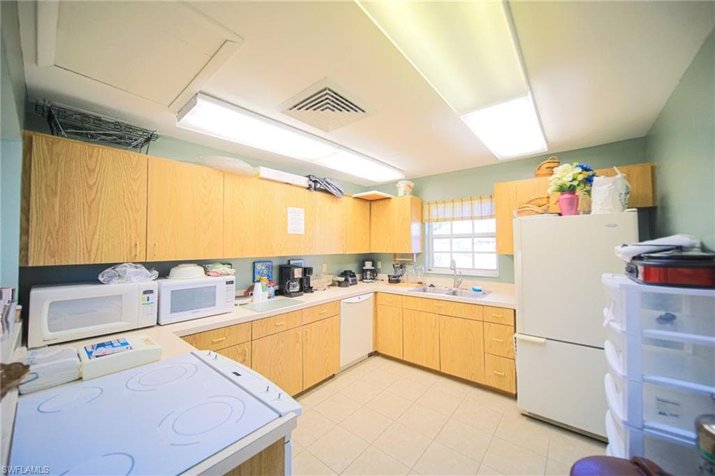 5959 Winkler RD 206-27