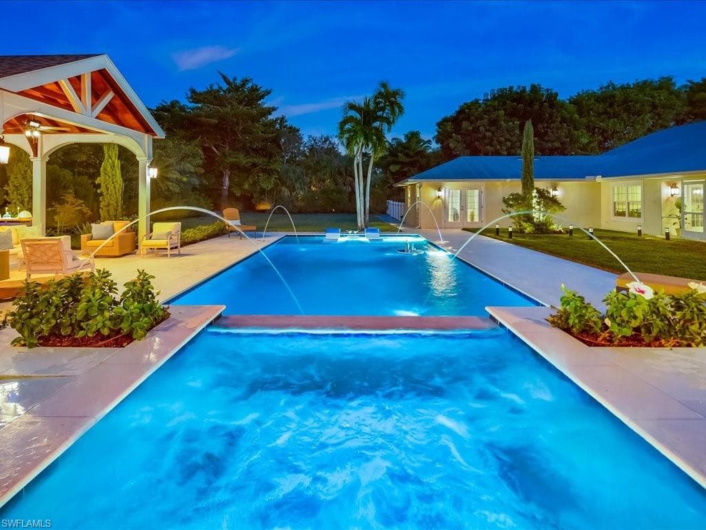 624 Ridge DR-6