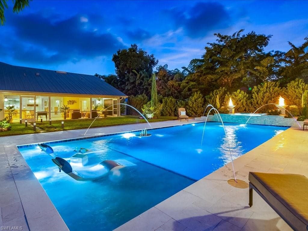 624 Ridge DR-7