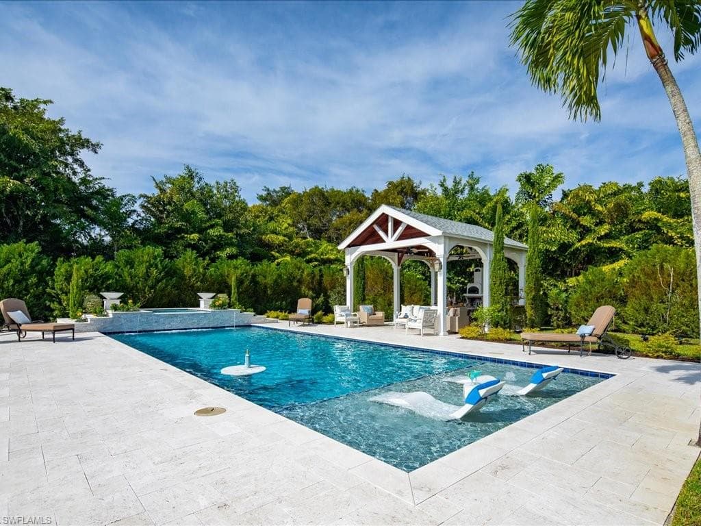 624 Ridge DR-41