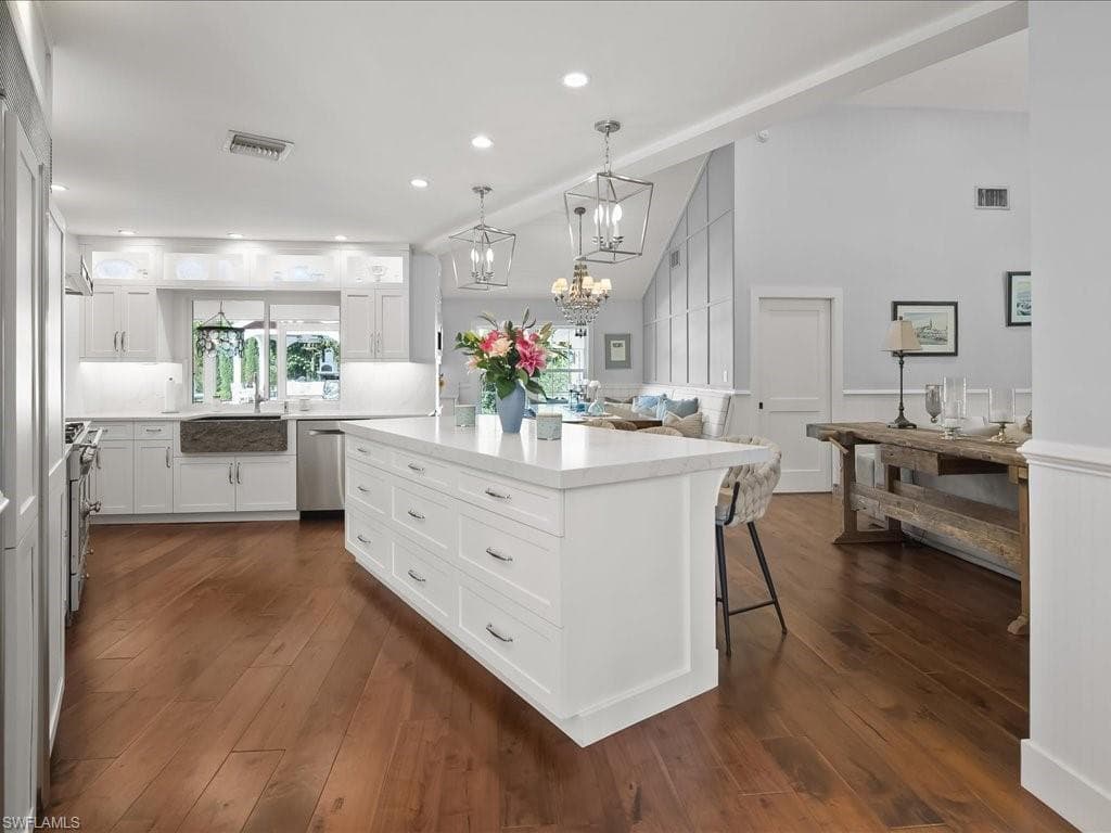 624 Ridge DR-18