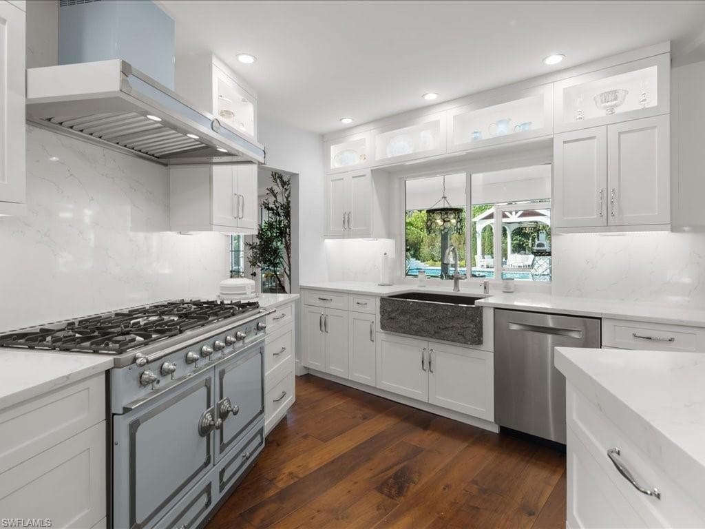 624 Ridge DR-15