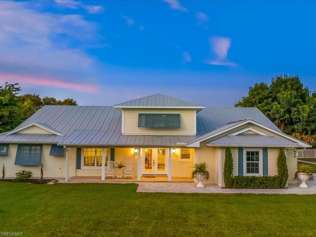 624 Ridge DR-11