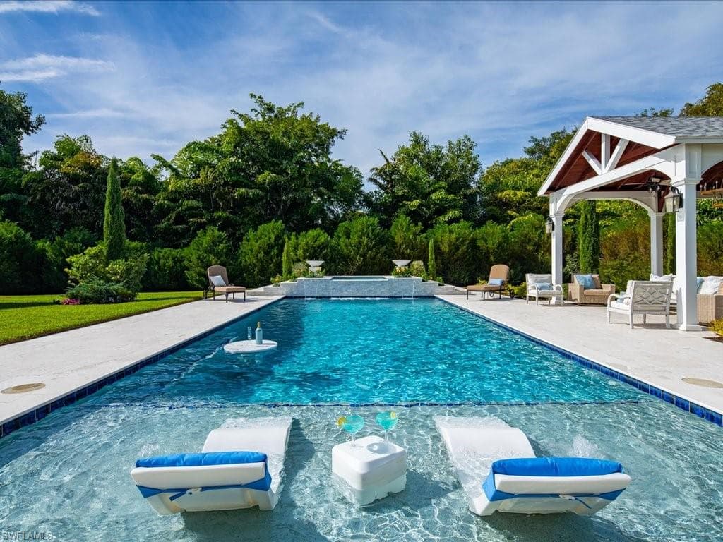 624 Ridge DR-44