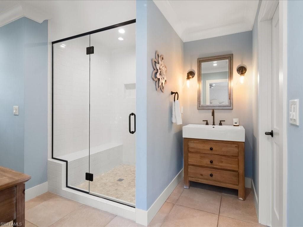 624 Ridge DR-31