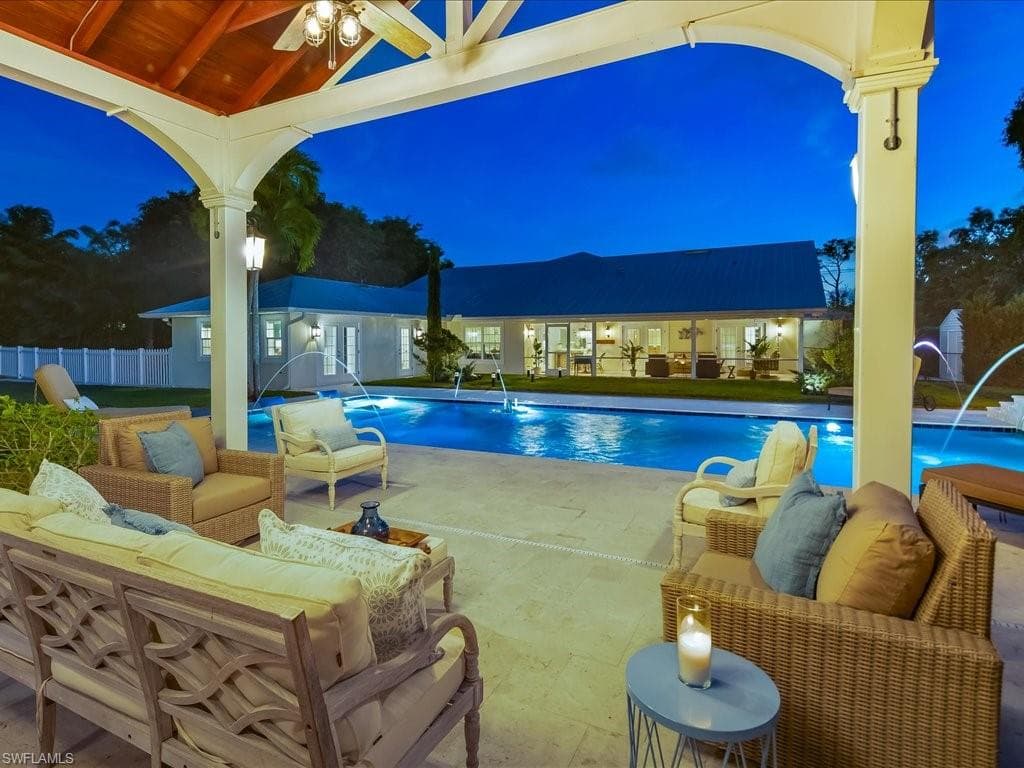 624 Ridge DR-8