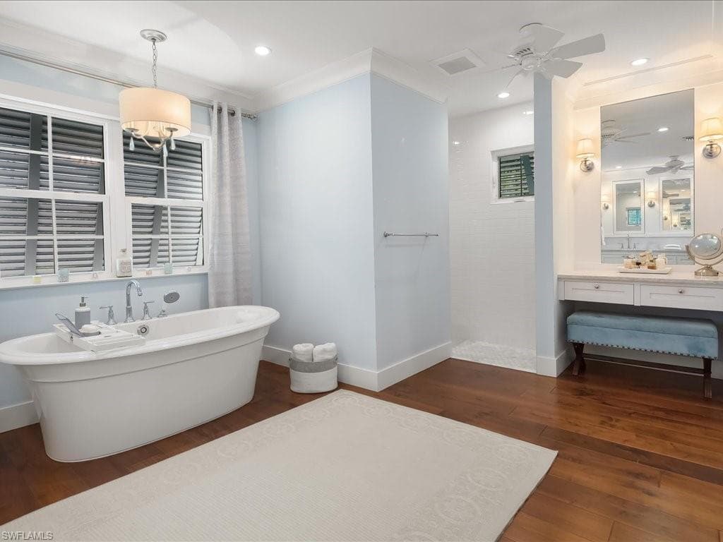624 Ridge DR-25