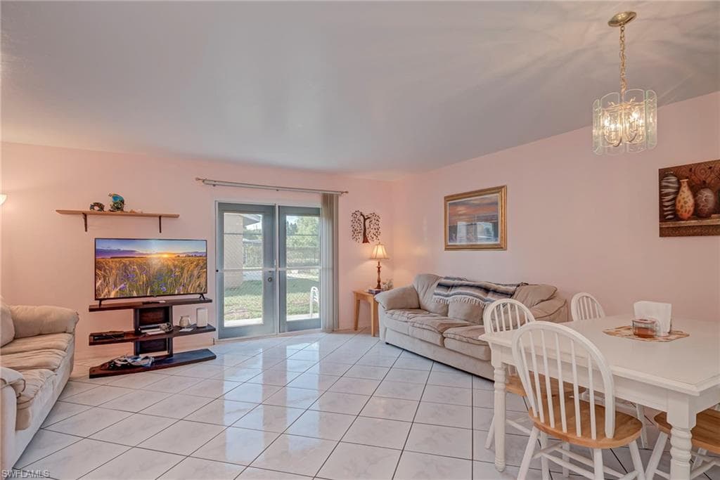 1005 SW 48th TER 2-2