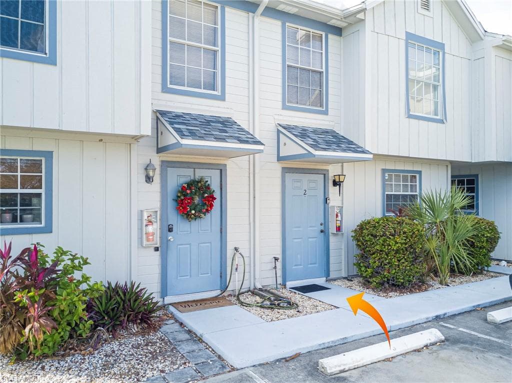 1005 SW 48th TER 2-1