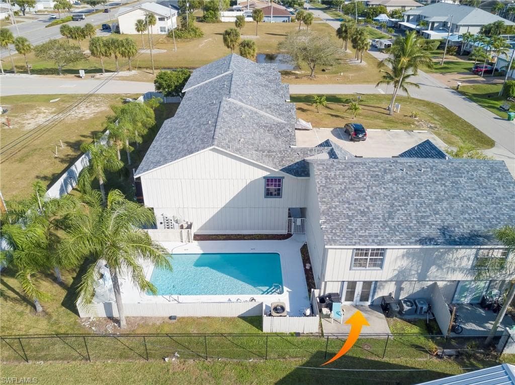1005 SW 48th TER 2-28