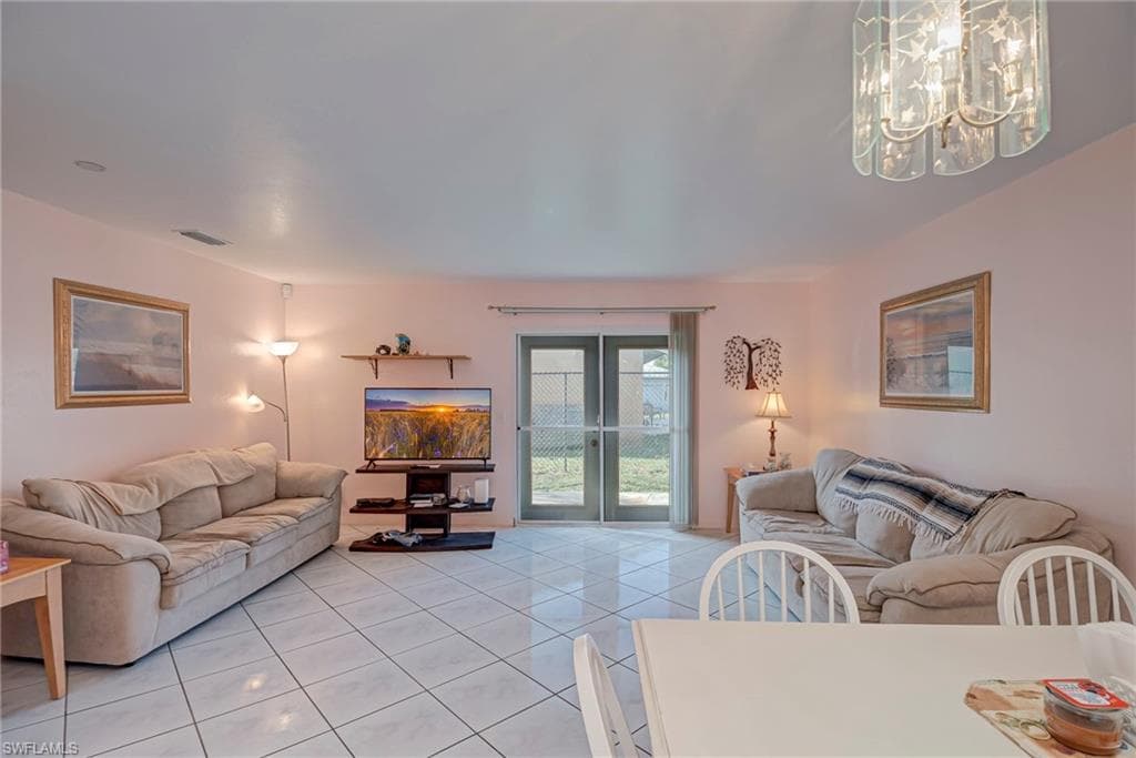 1005 SW 48th TER 2-5