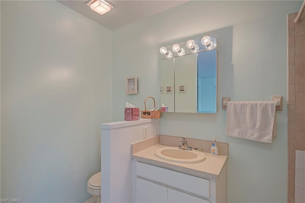 1005 SW 48th TER 2-15