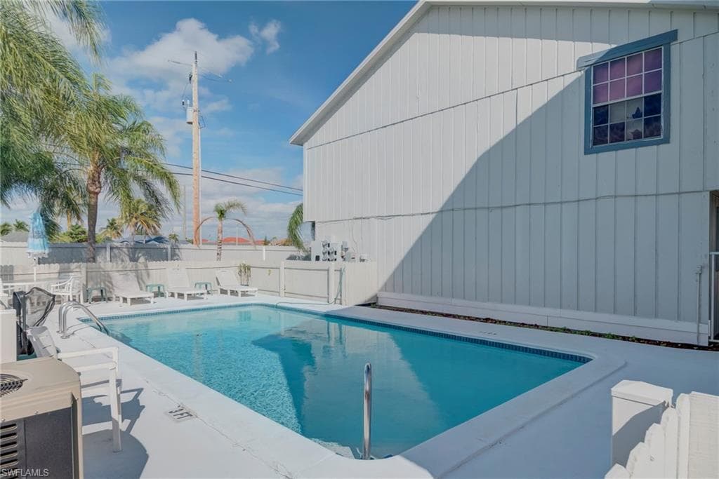 1005 SW 48th TER 2-21