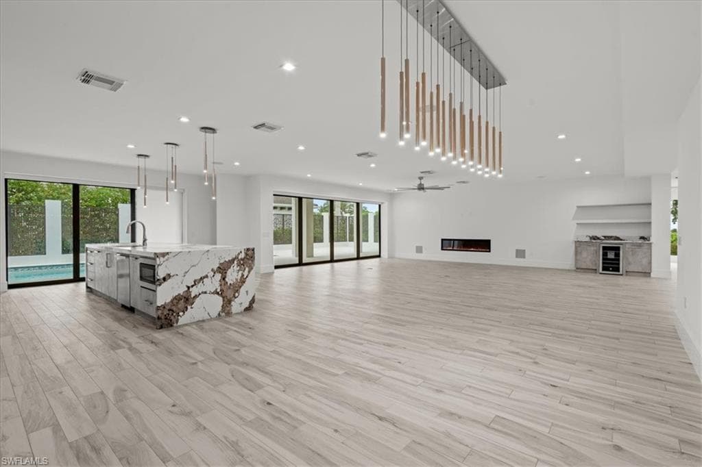 3800 Crayton RD-22
