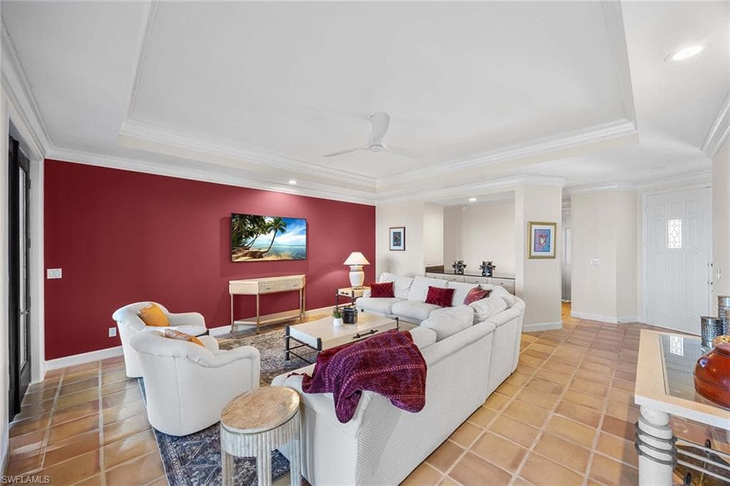 828 Hideaway CIR E 4-434-6