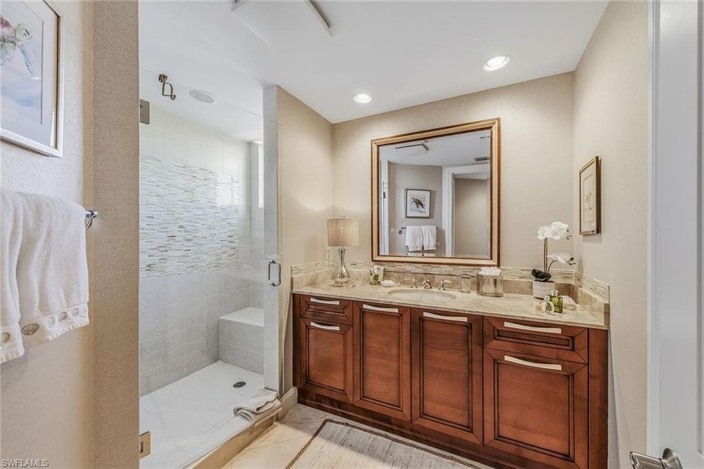 13675 Vanderbilt DR 707-16