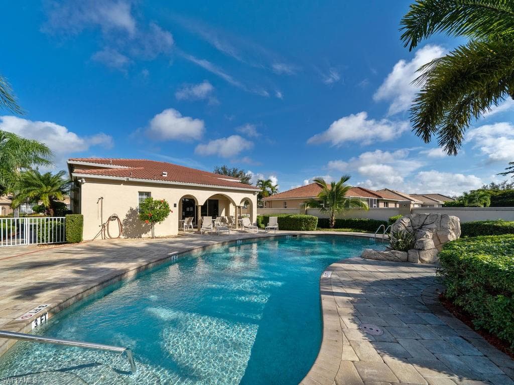 24920 Divot DR-28