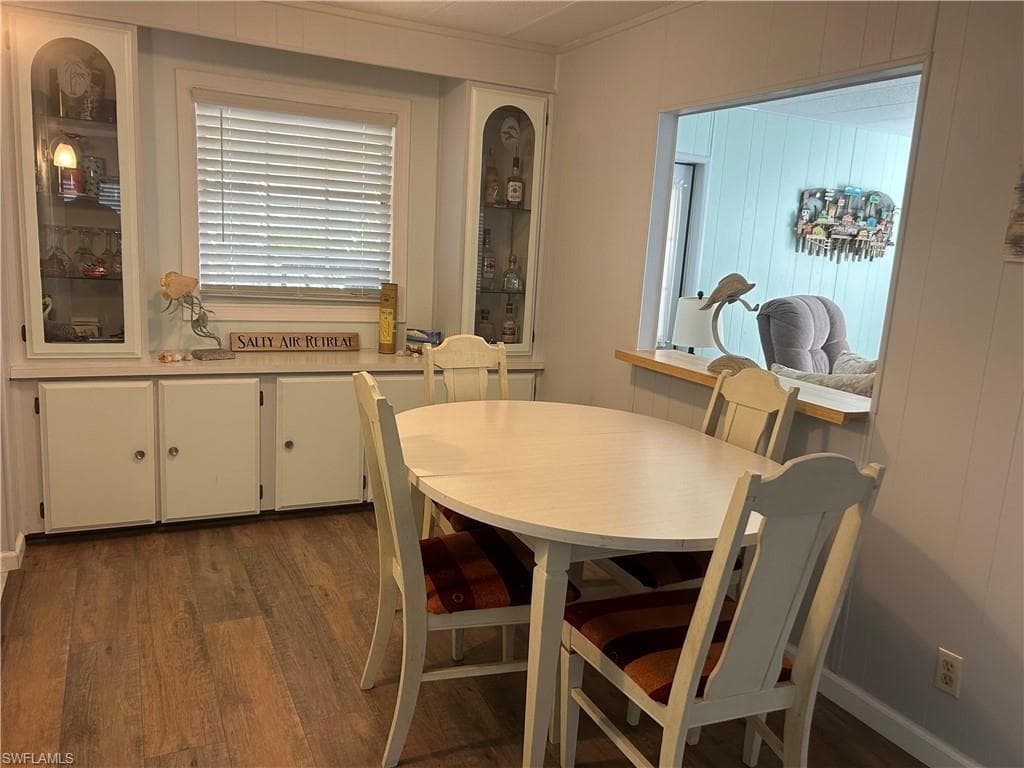 221 Indian Key LN 254-8