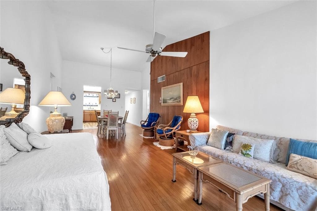403 SE 43rd TER 11-4