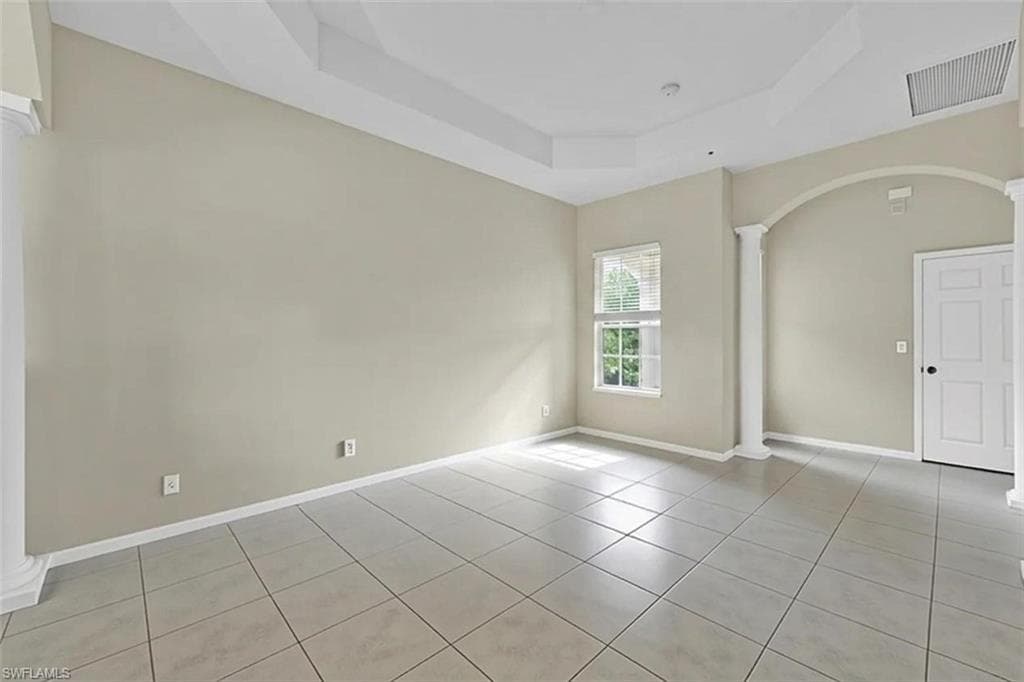 21536 Taft CT 203-11