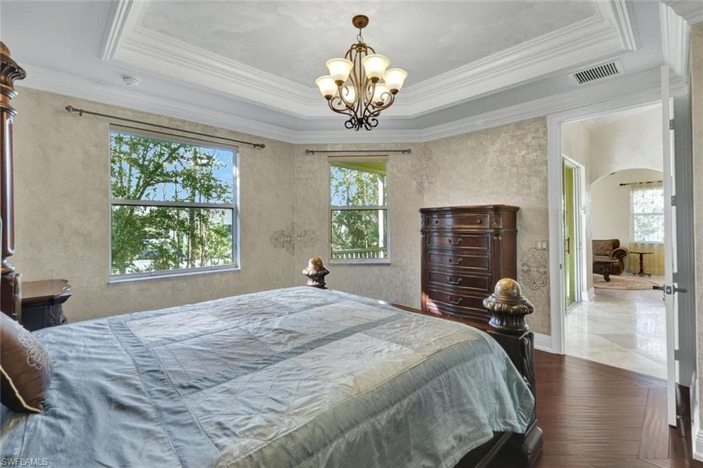 1345 Mariposa CIR 5204-23