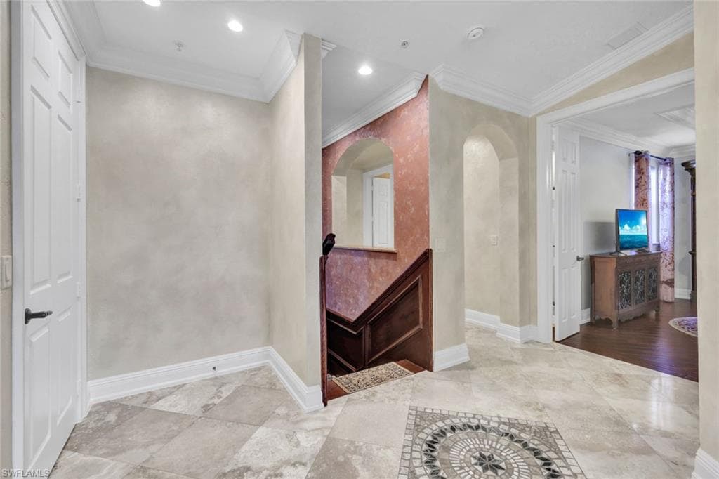 1345 Mariposa CIR 5204-5
