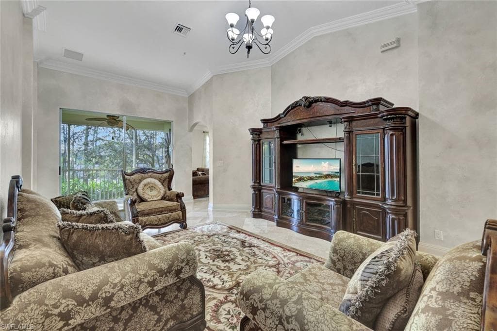 1345 Mariposa CIR 5204-9
