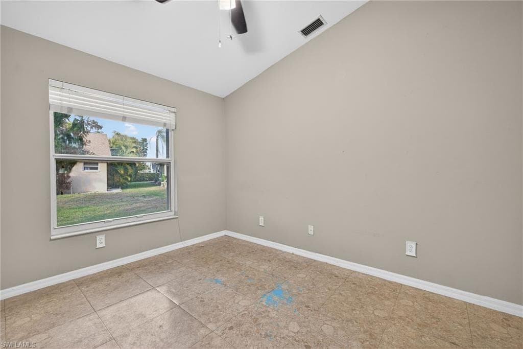 18015 Horseshoe Bay CIR-16