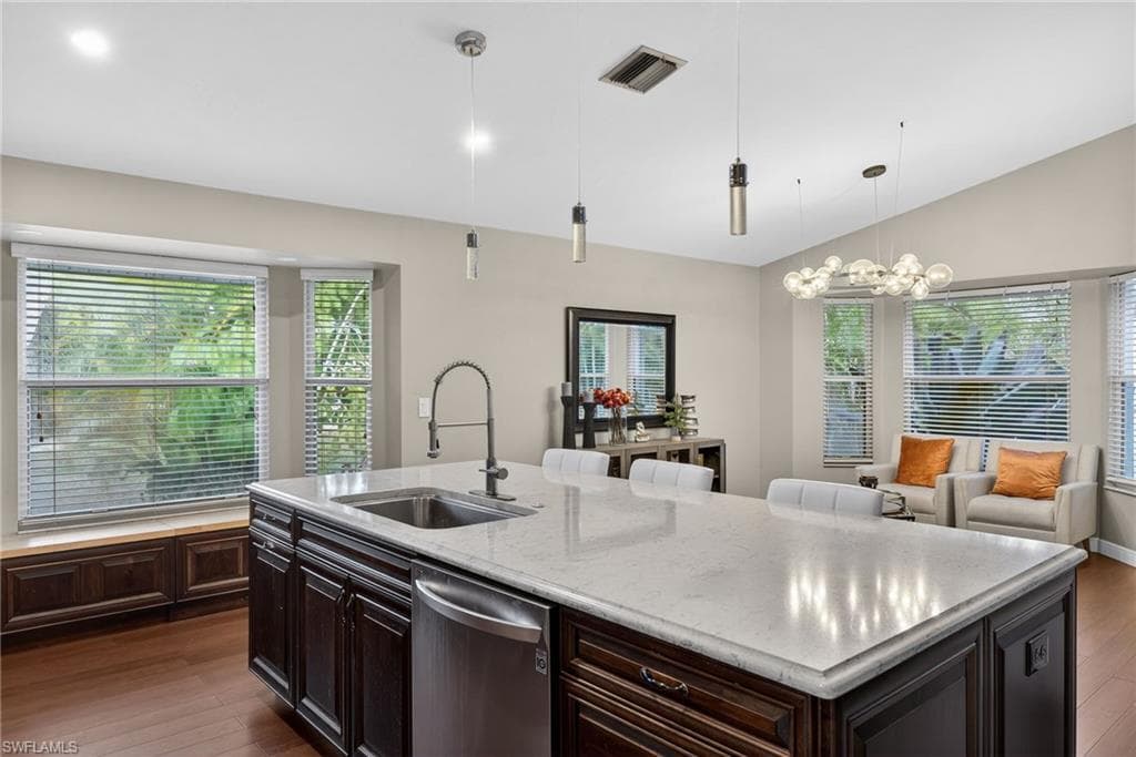 18015 Horseshoe Bay CIR-11